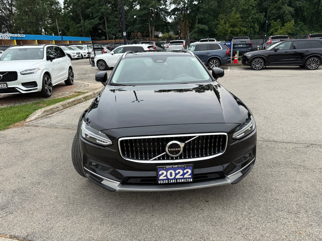 2022 Volvo V90 Cross Country BASE-2