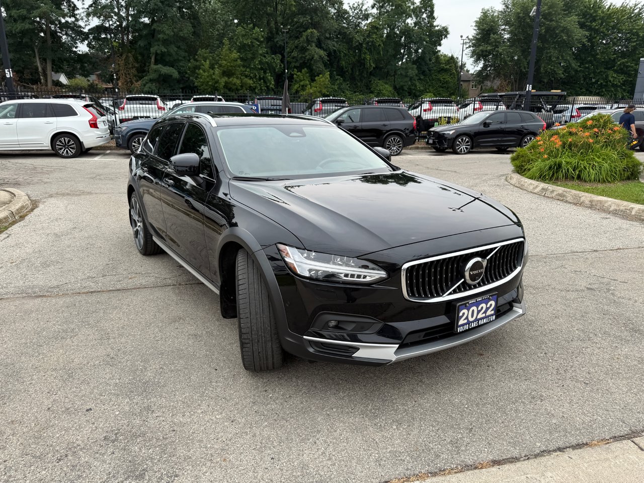 2022 Volvo V90 Cross Country BASE-19