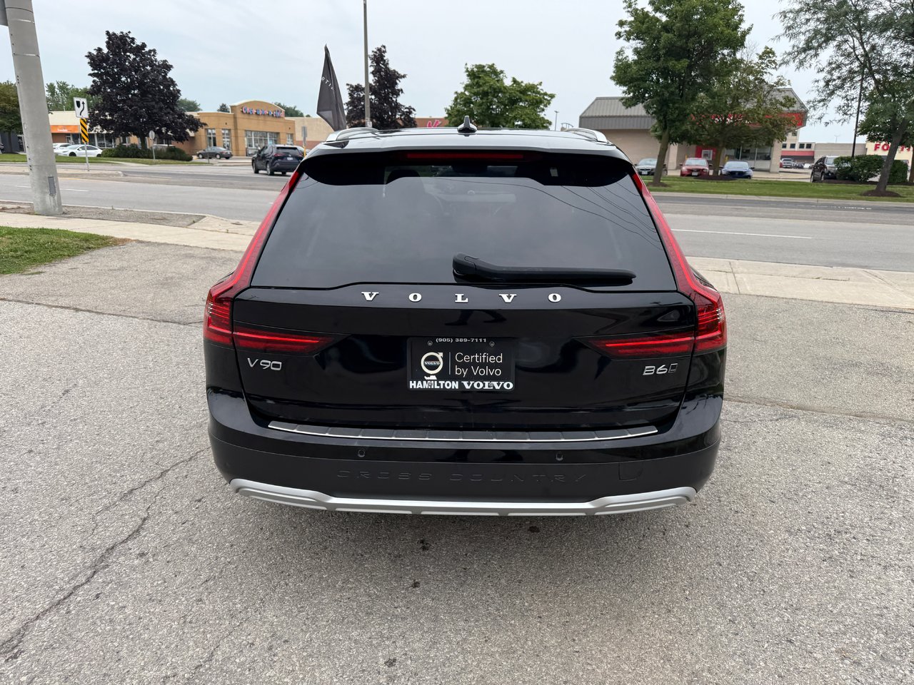 2022 Volvo V90 Cross Country BASE-6