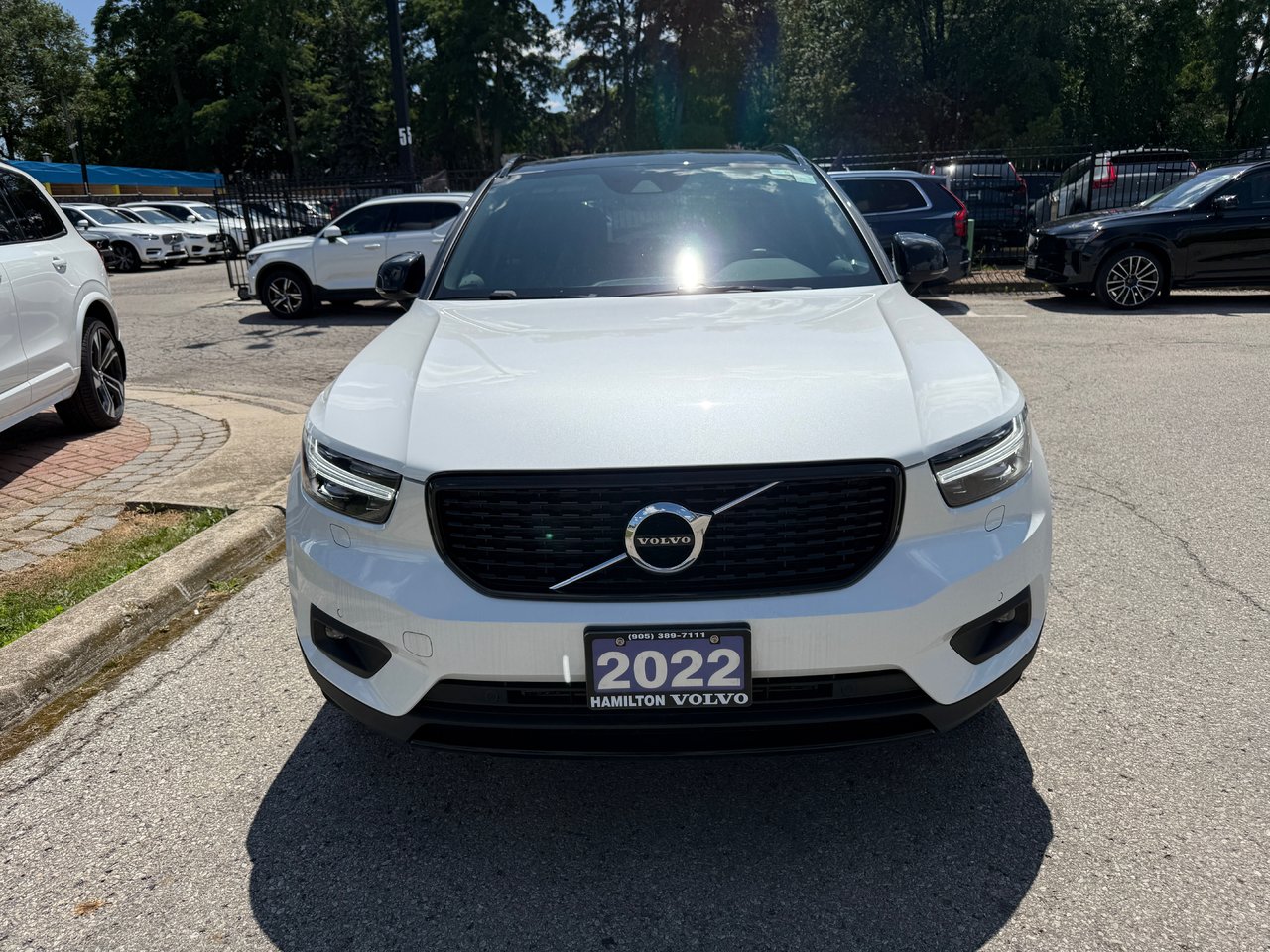 2022 Volvo XC40 R-Design-1