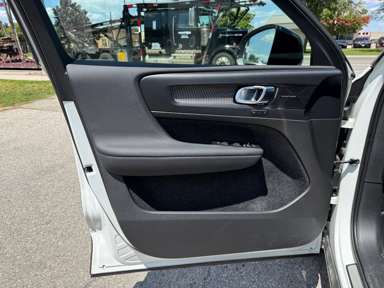 2022 Volvo XC40 R-Design-20