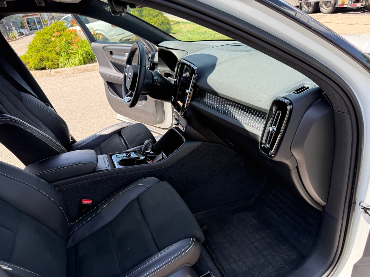 2022 Volvo XC40 R-Design-15