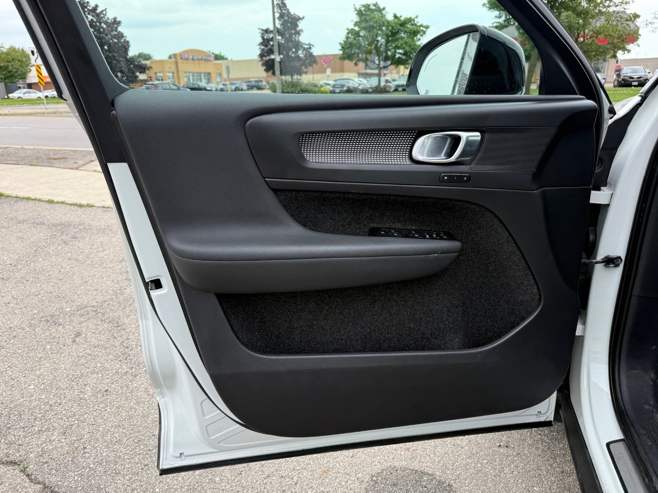 2022 Volvo XC40 R-Design-22