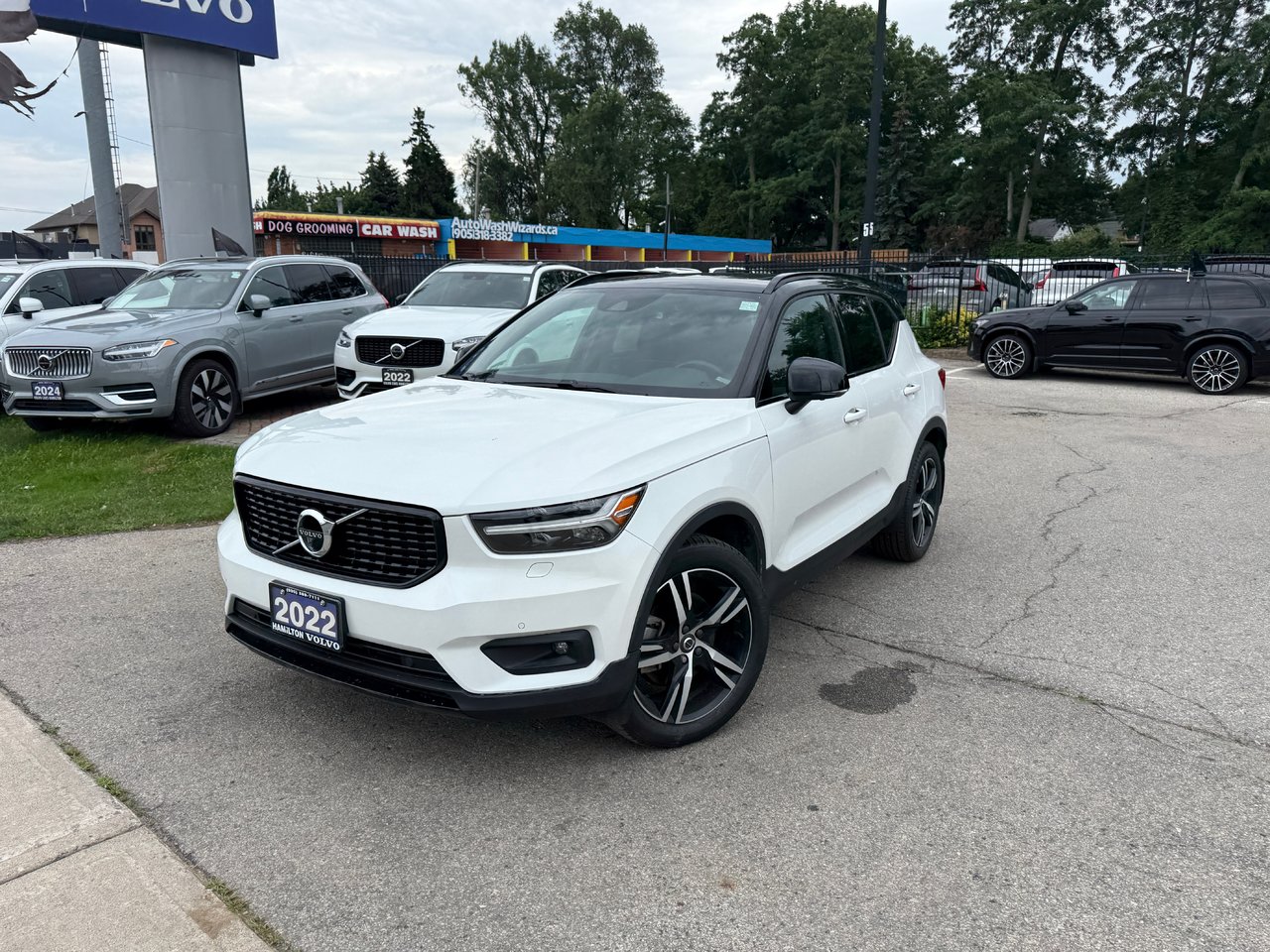 2022 Volvo XC40 R-Design-1