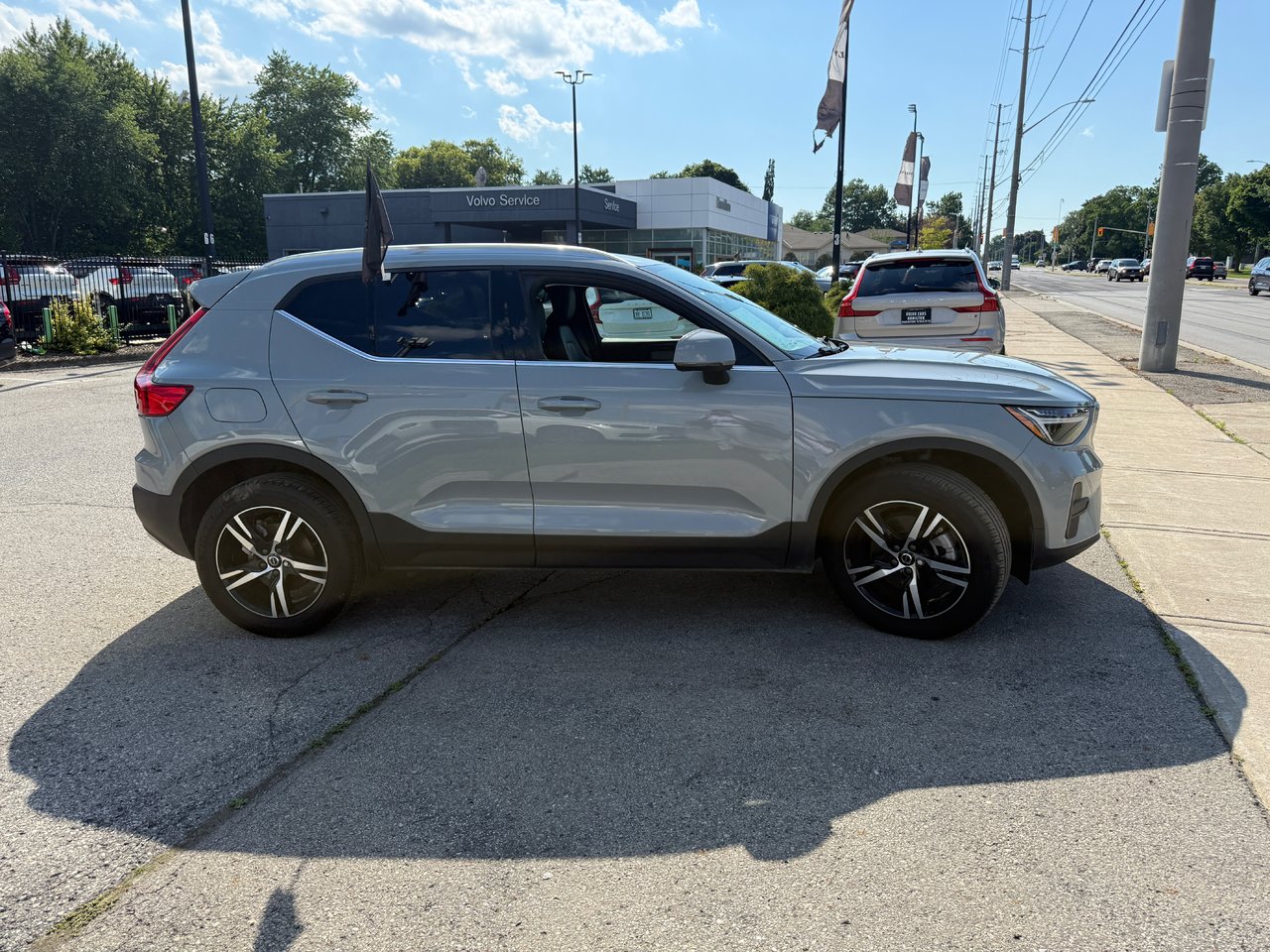 2025 Volvo XC40 Core Bright Theme-3