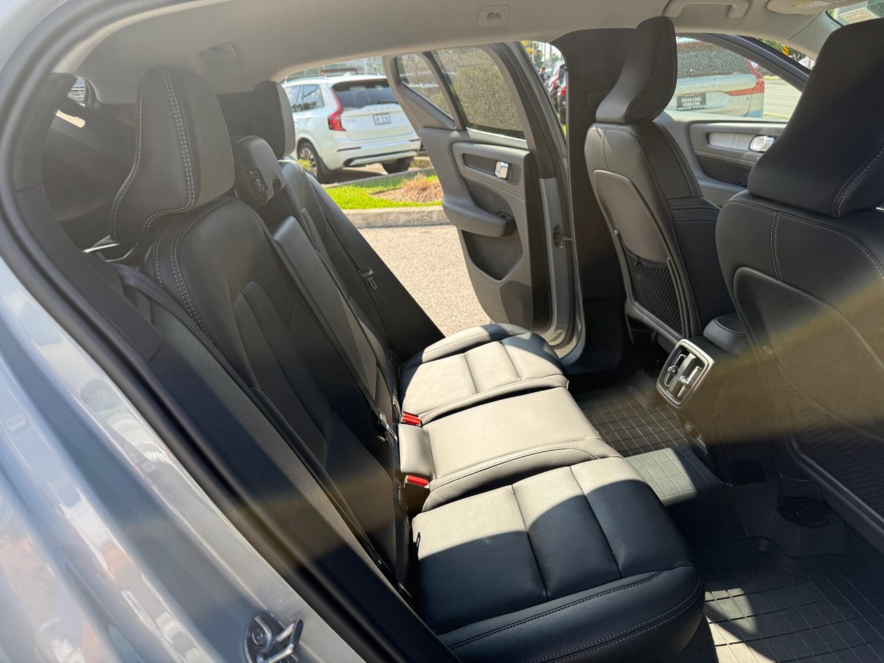 2025 Volvo XC40 Core Bright Theme-13