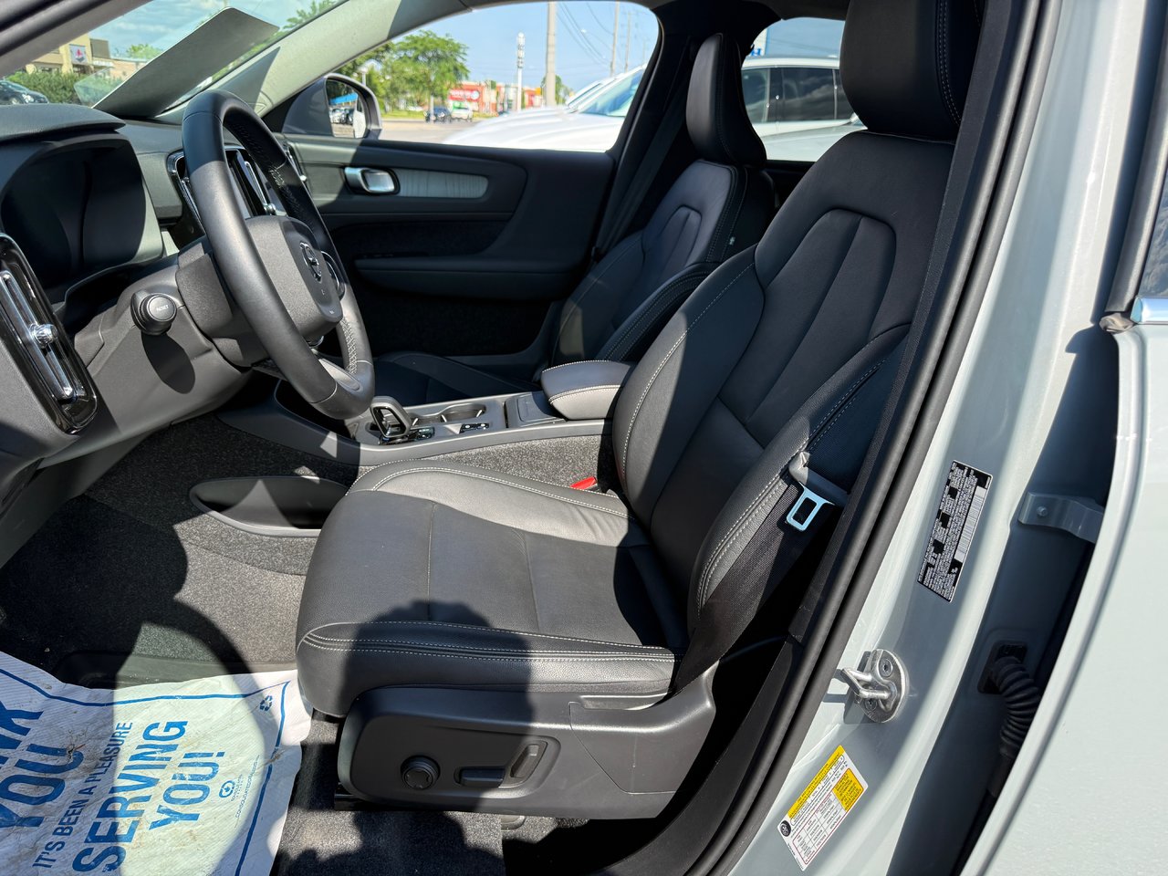 2025 Volvo XC40 Core Bright Theme-9