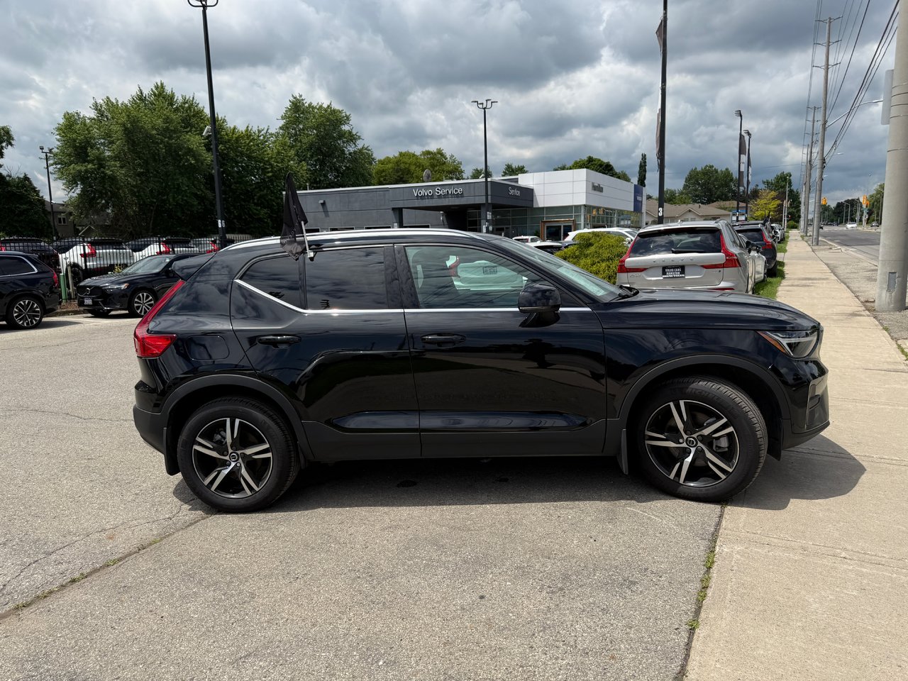 2025 Volvo XC40 Core Bright Theme-5