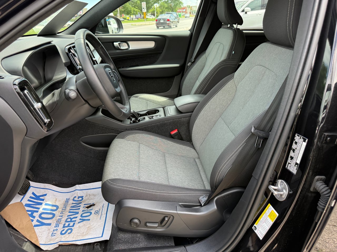 2025 Volvo XC40 Core Bright Theme-11