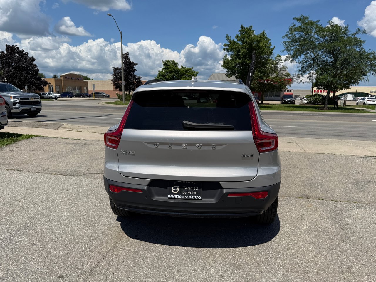 2025 Volvo XC40 Plus Dark Theme-8