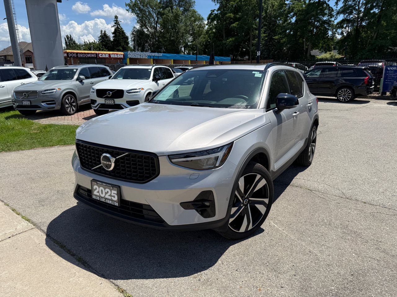 2025 Volvo XC40 Plus Dark Theme-2