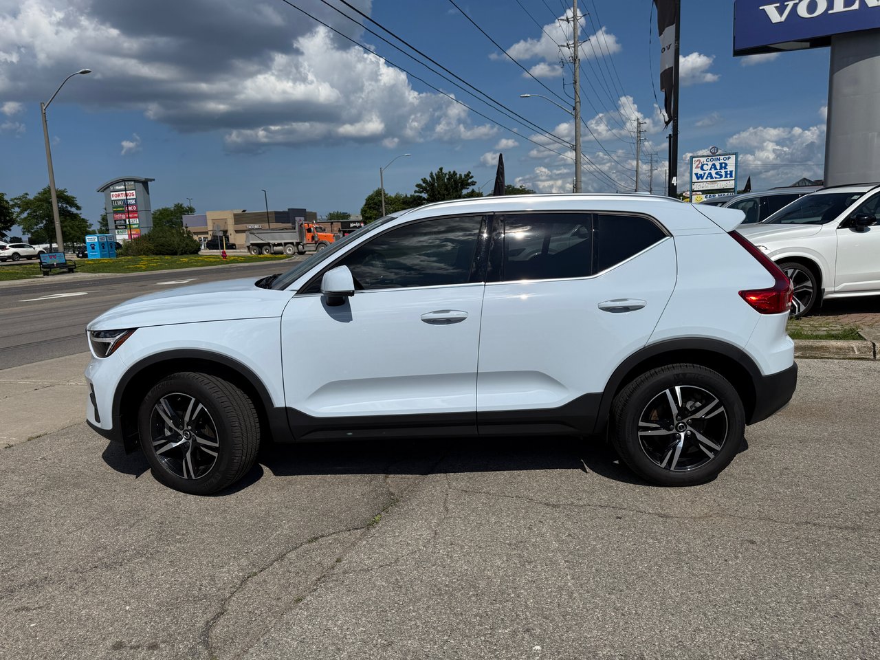 2025 Volvo XC40 Core Bright Theme-8