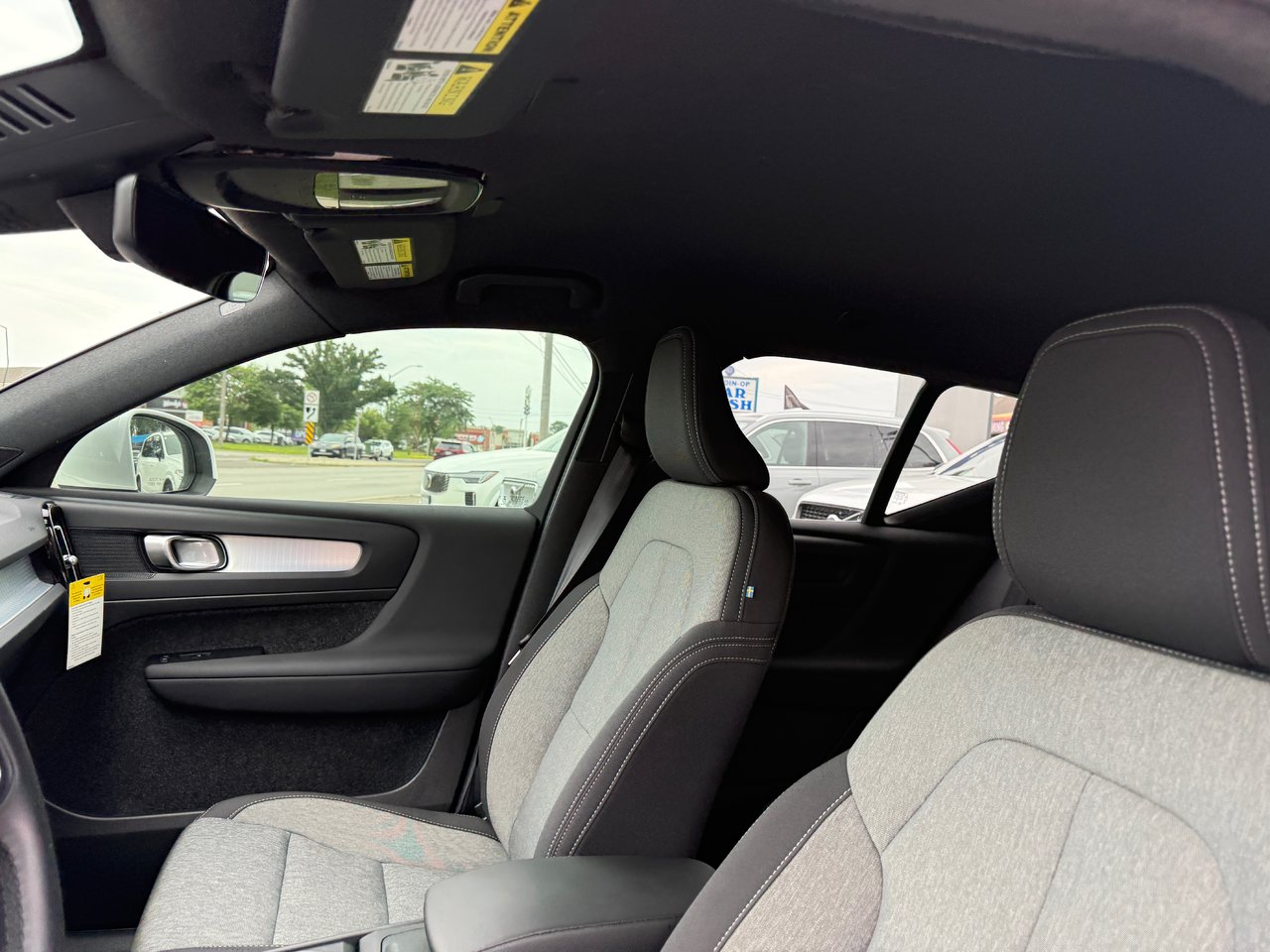 2025 Volvo XC40 Core Bright Theme-19