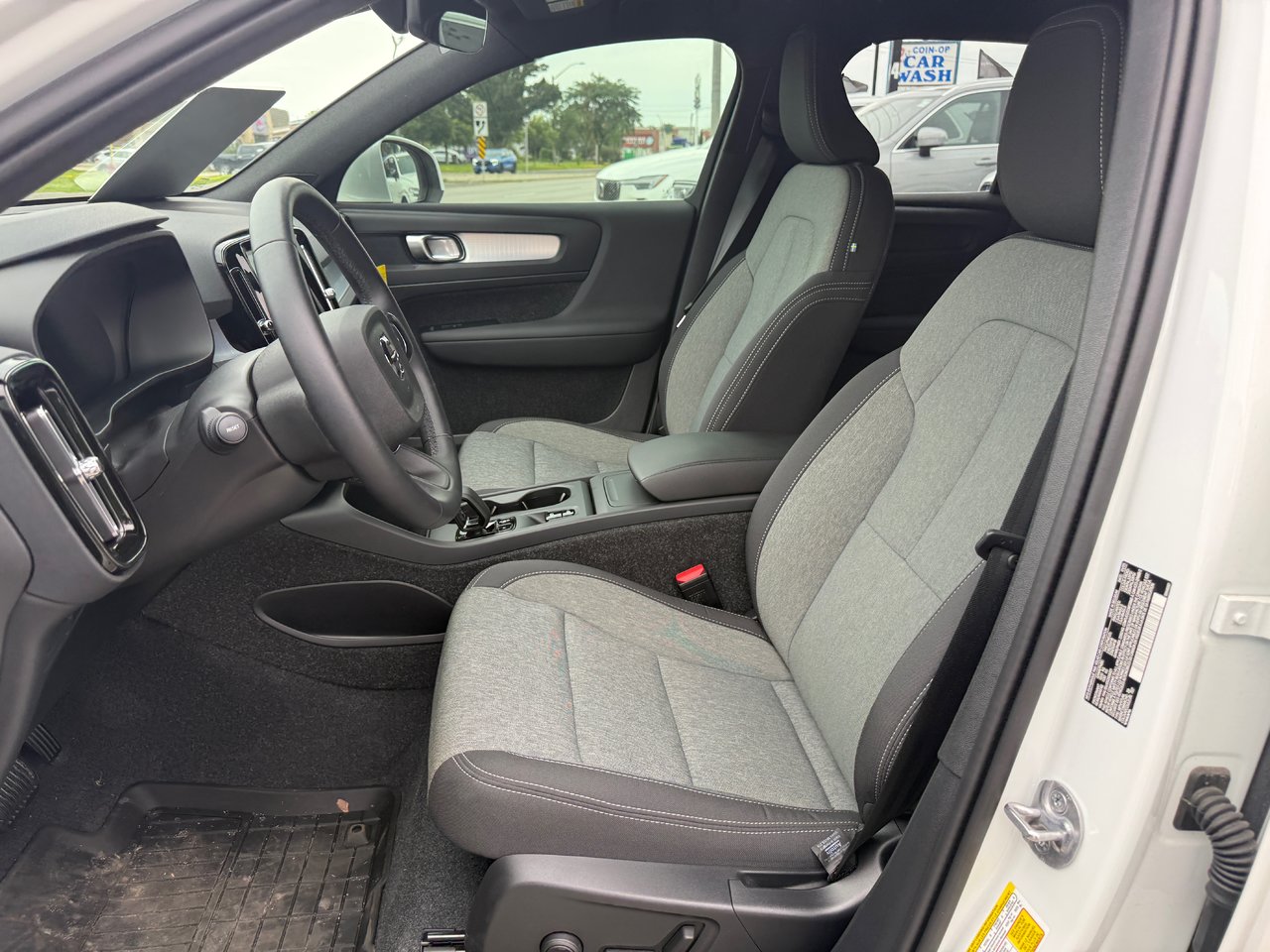 2025 Volvo XC40 Core Bright Theme-20