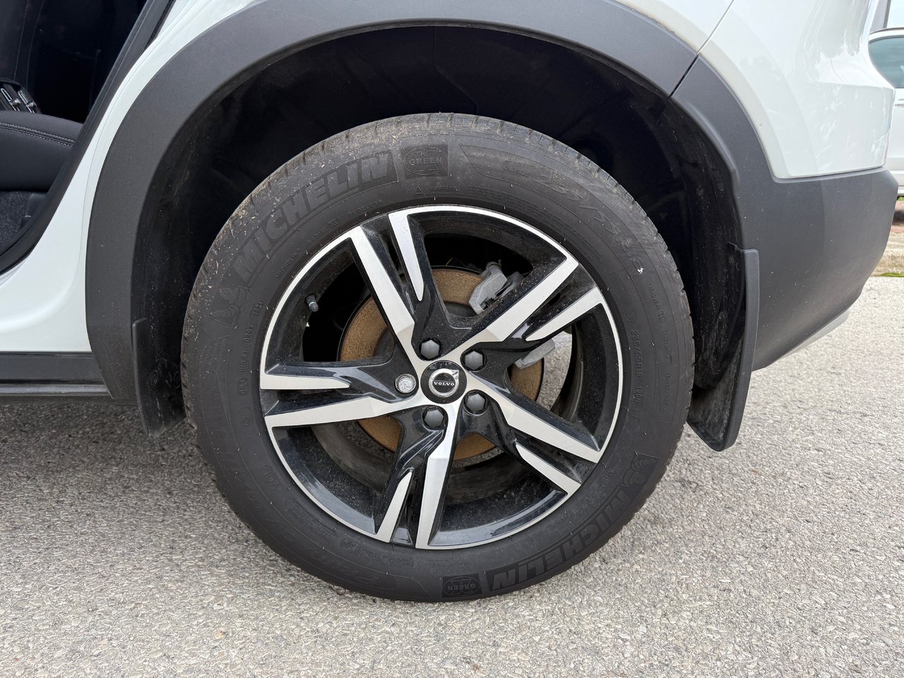 2025 Volvo XC40 Core Bright Theme-16