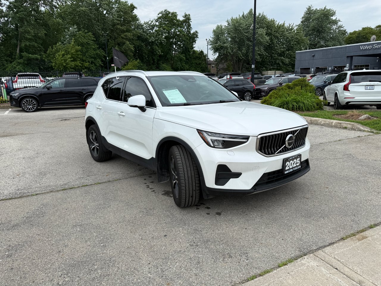 2025 Volvo XC40 Core Bright Theme-2