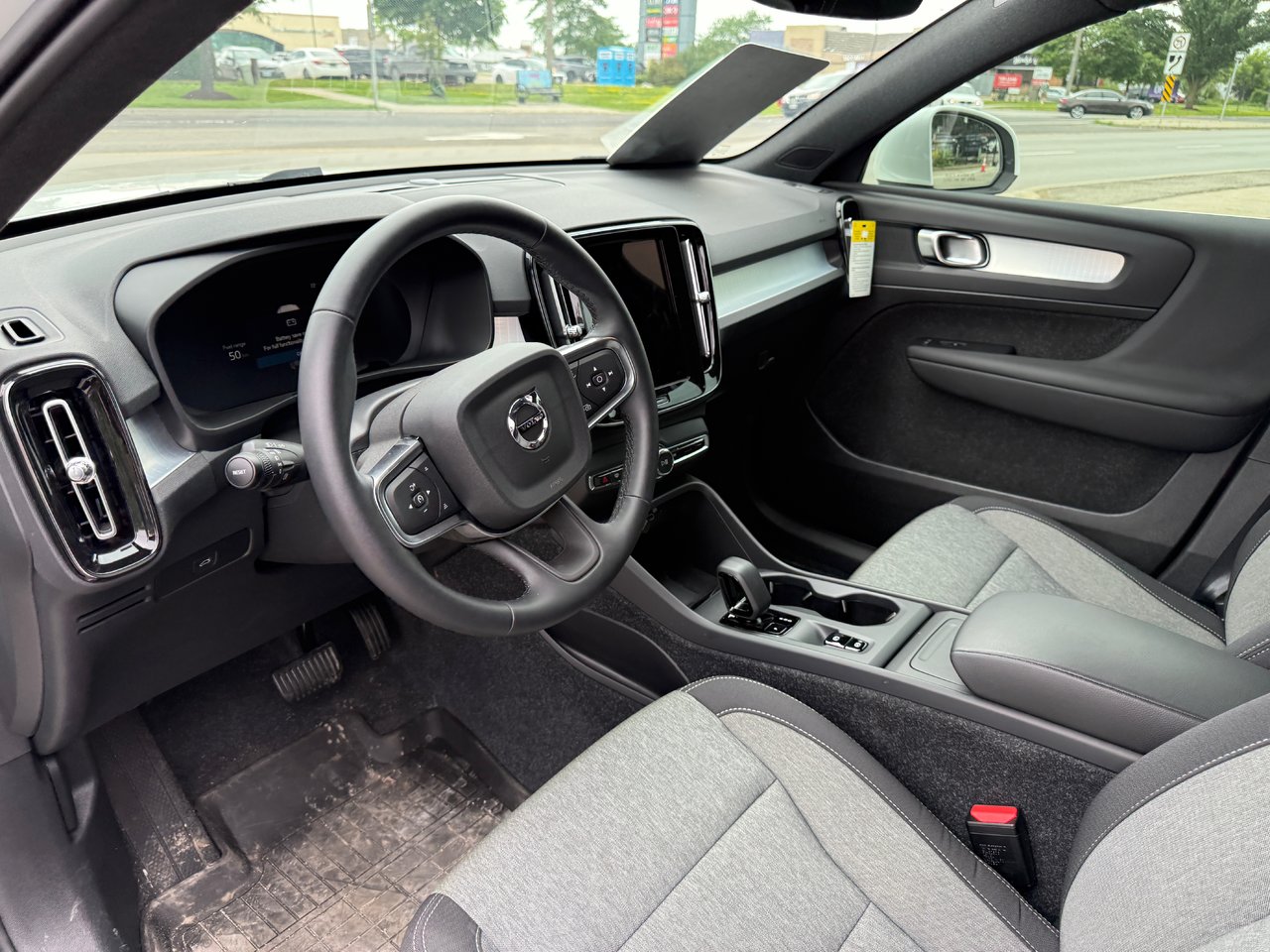 2025 Volvo XC40 Core Bright Theme-25