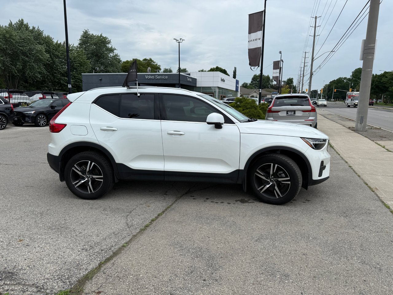 2025 Volvo XC40 Core Bright Theme-3
