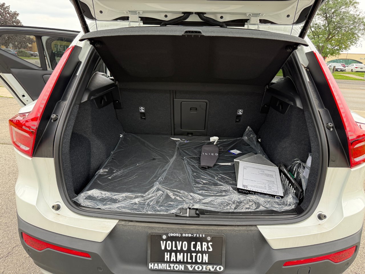 2025 Volvo XC40 Core Bright Theme-13