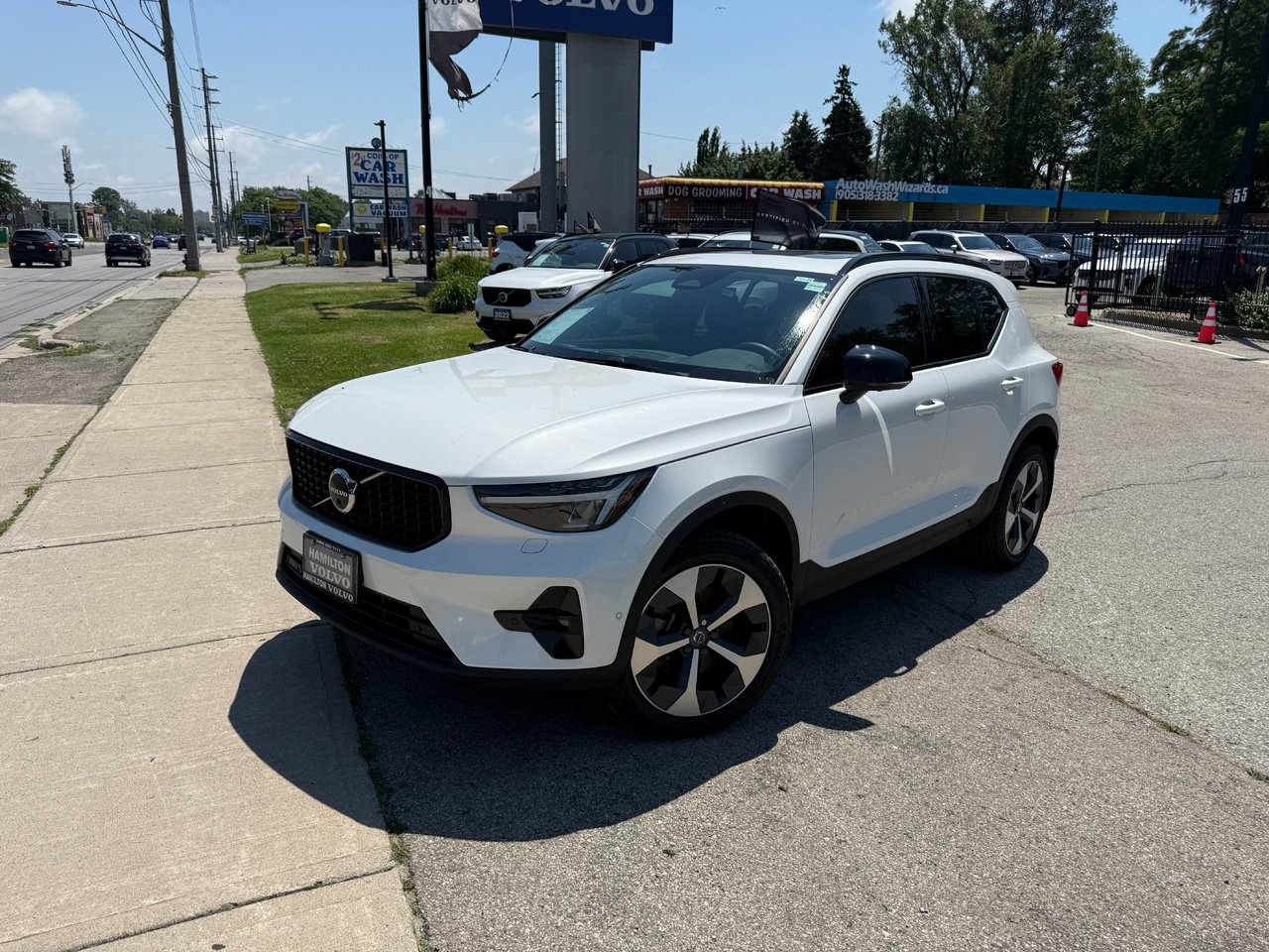 2026 Volvo XC40 Plus Dark Theme-1