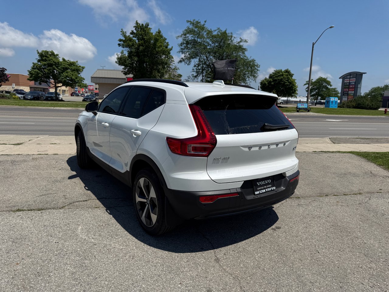 2026 Volvo XC40 Plus Dark Theme-8
