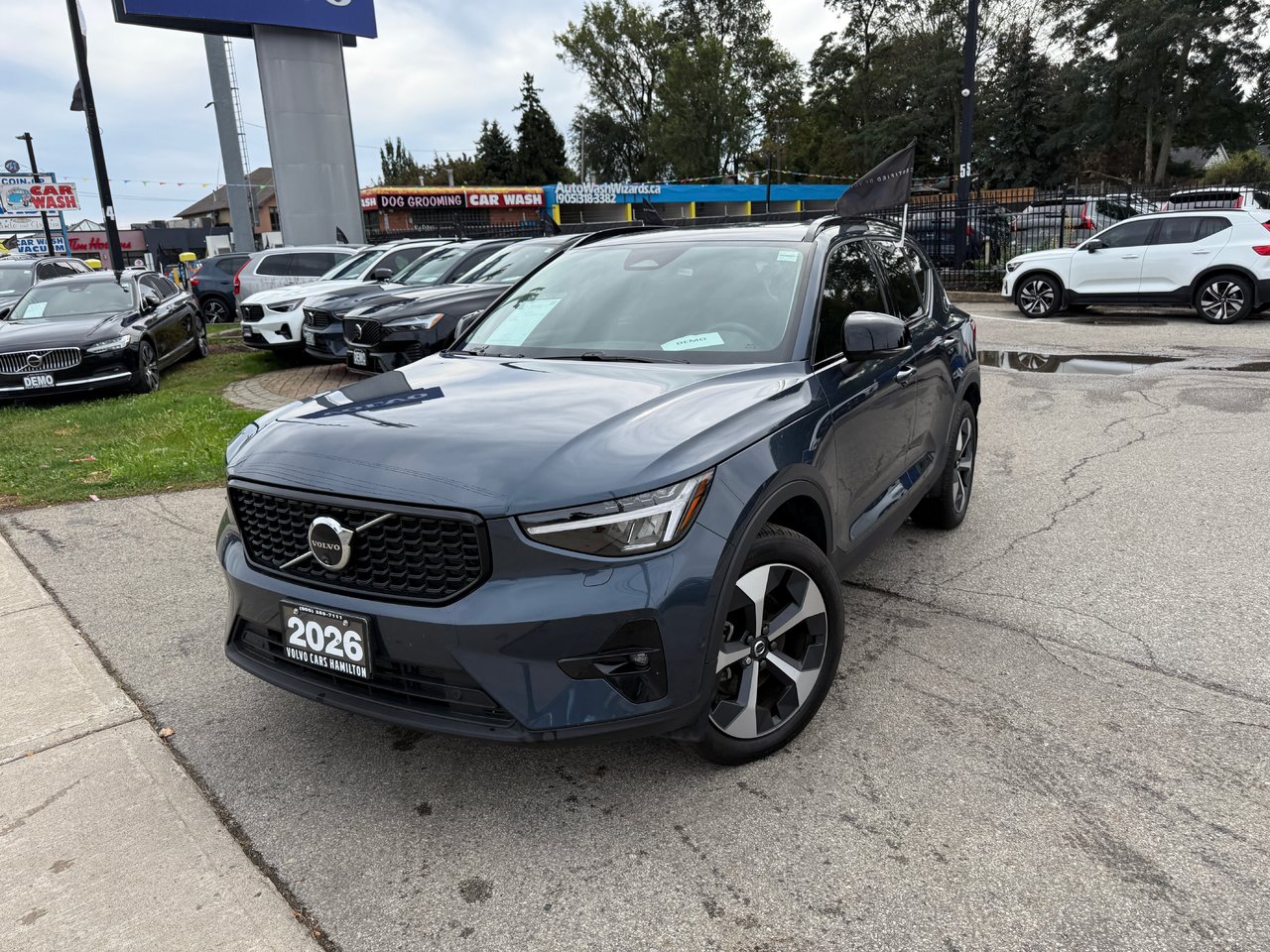 2026 Volvo XC40 Plus Dark Theme-2