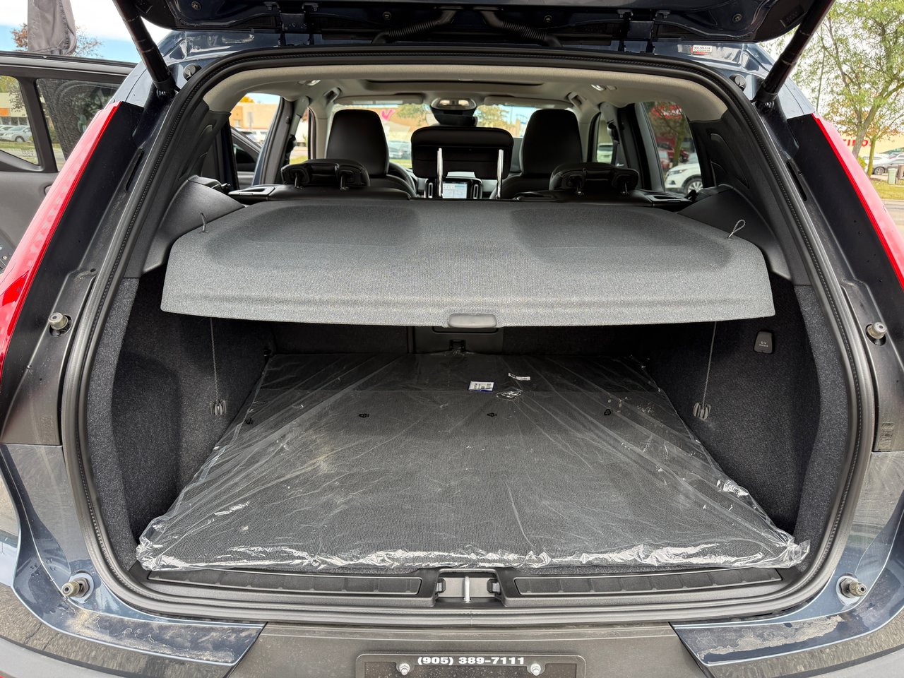 2026 Volvo XC40 Plus Dark Theme-14