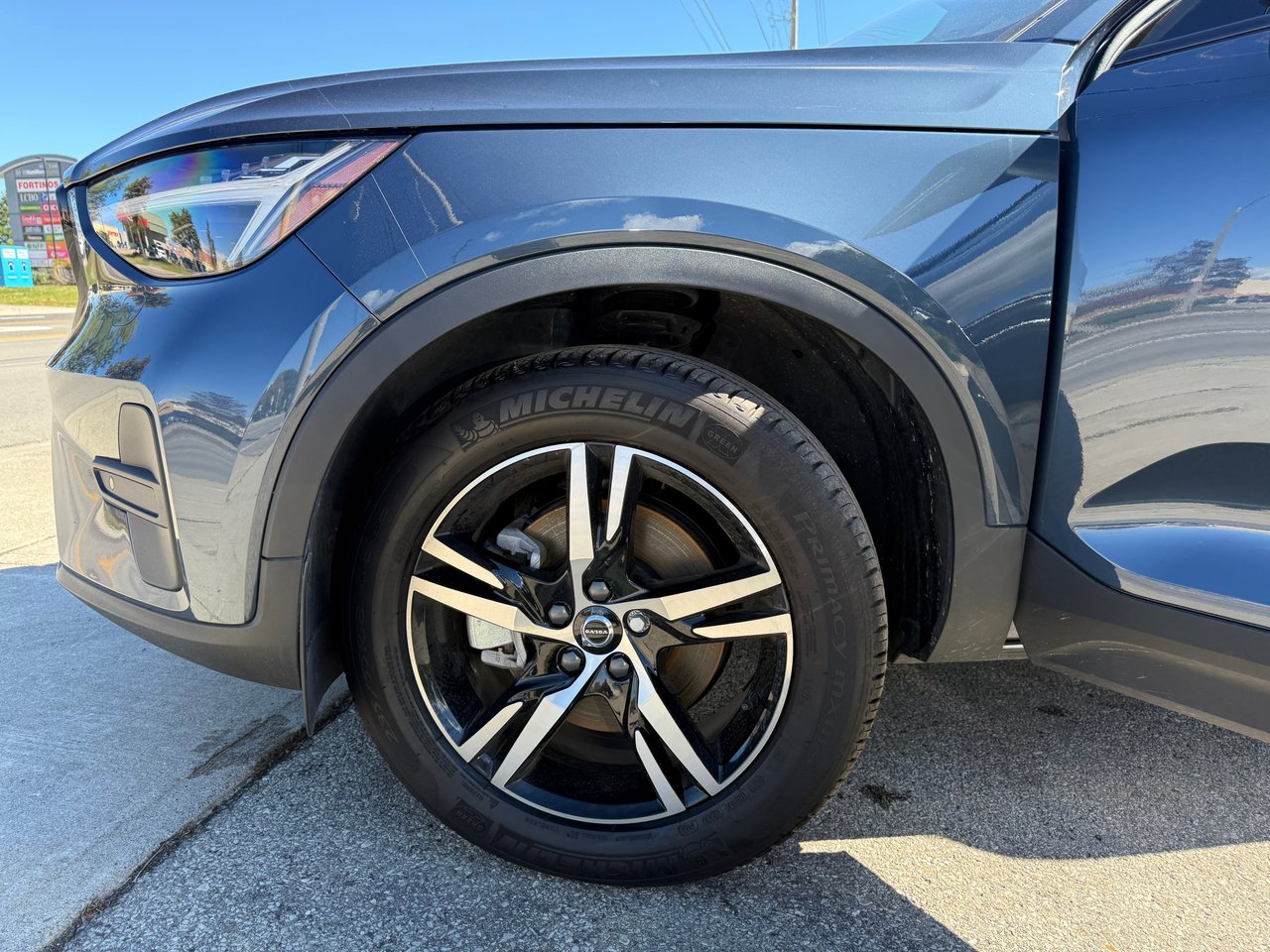2026 Volvo XC40 Core (Dark Theme)-23