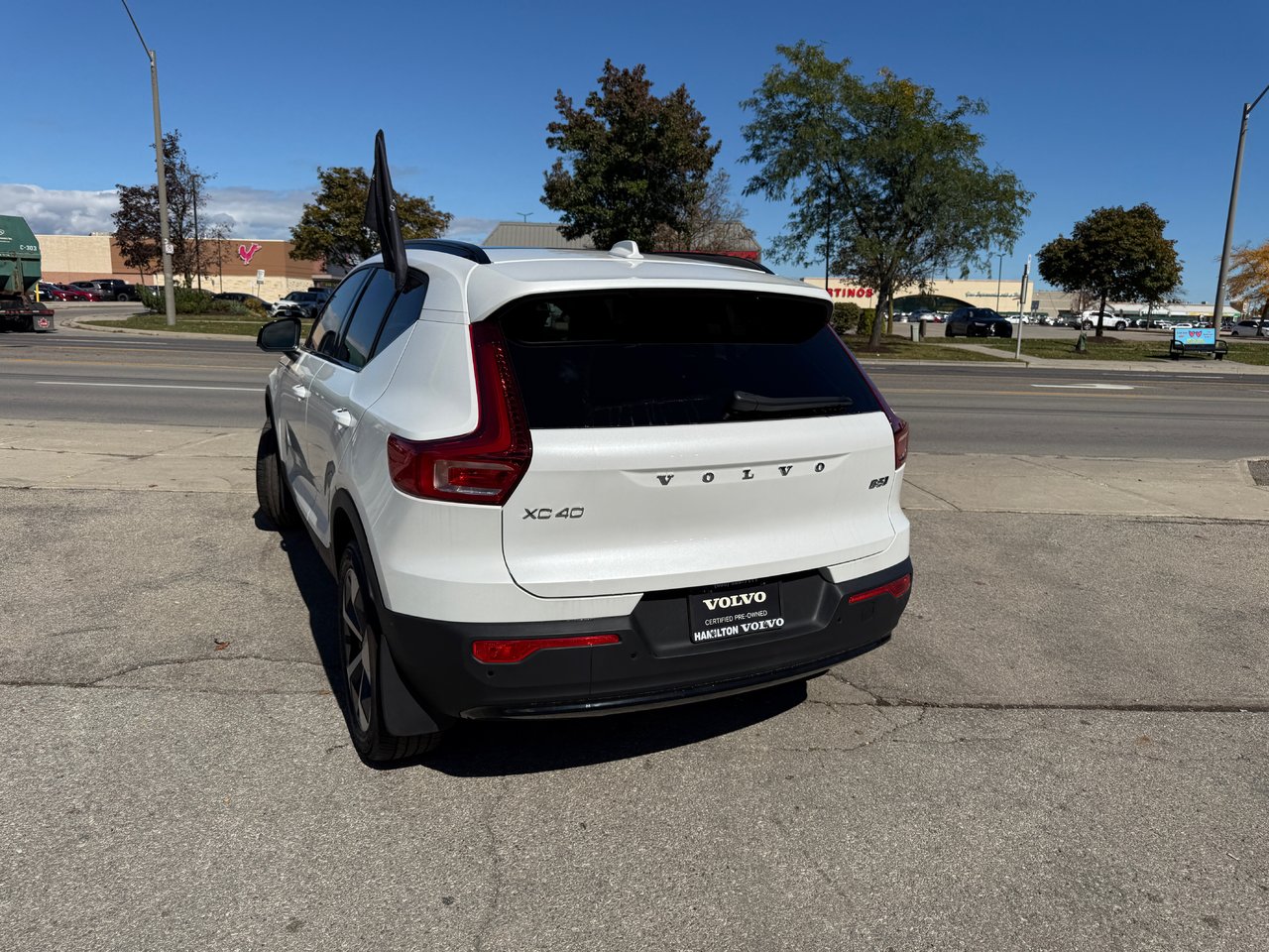 2026 Volvo XC40 Plus Dark Theme-8