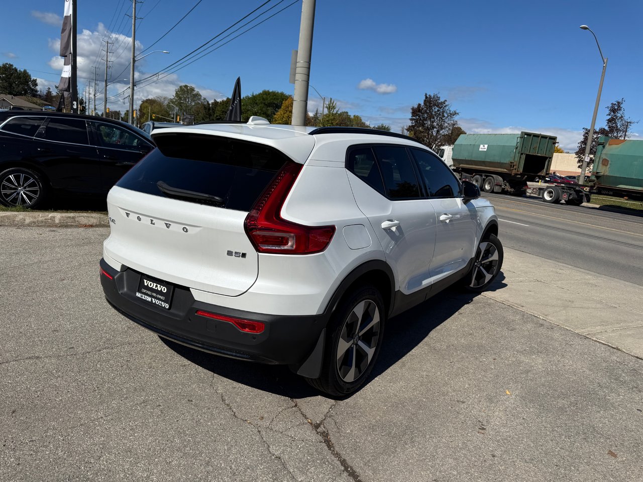 2026 Volvo XC40 Plus Dark Theme-6