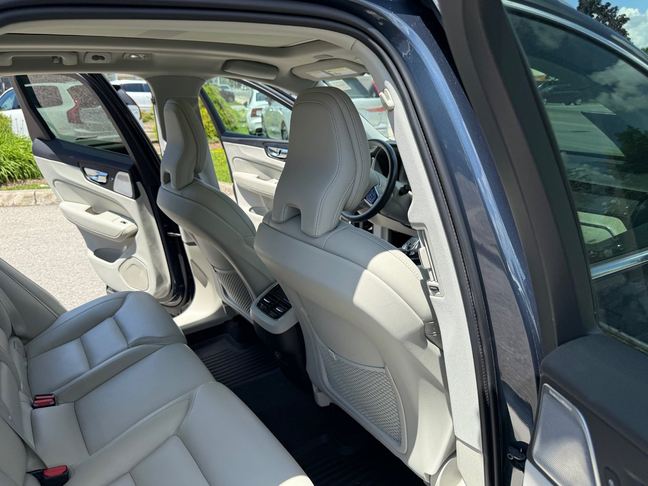 2022 Volvo XC60 Inscription-18