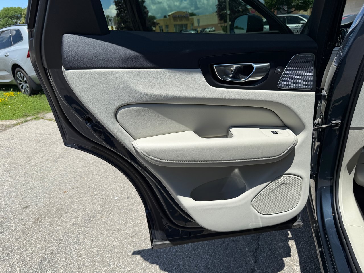 2022 Volvo XC60 Inscription-25