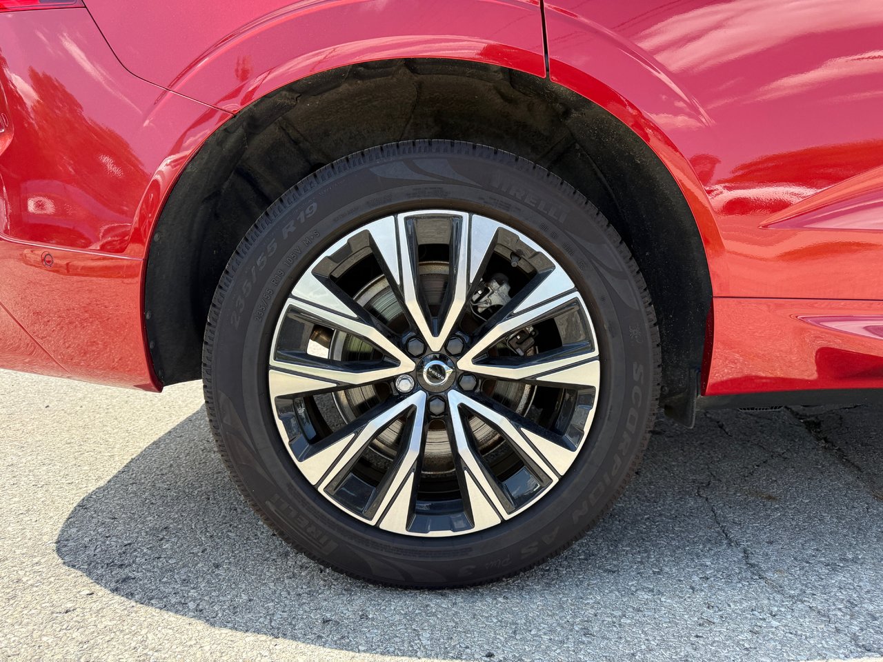 2023 Volvo XC60 Plus Dark Theme-22