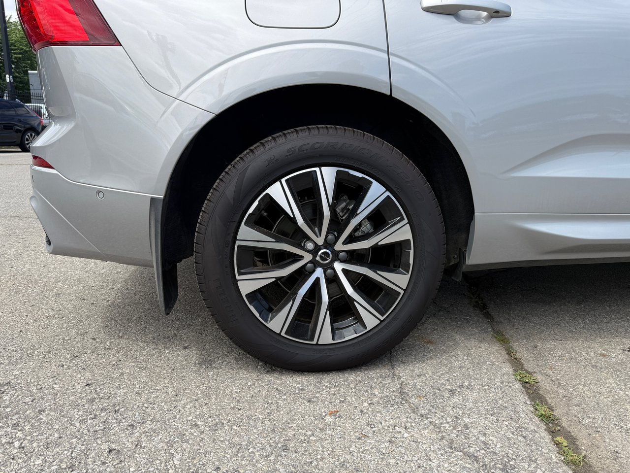 2025 Volvo XC60 Plus Dark Theme-23