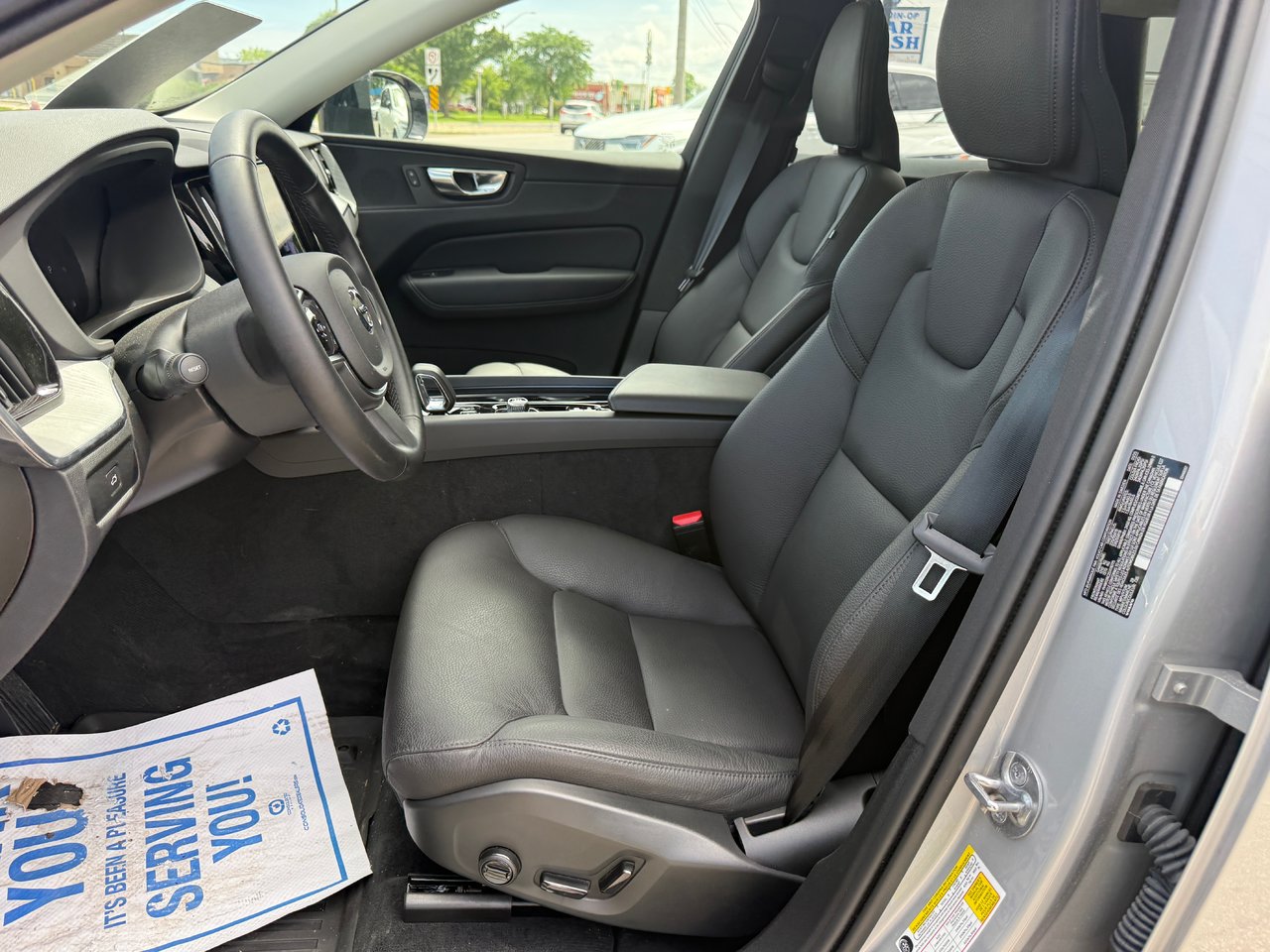 2025 Volvo XC60 Plus Dark Theme-10