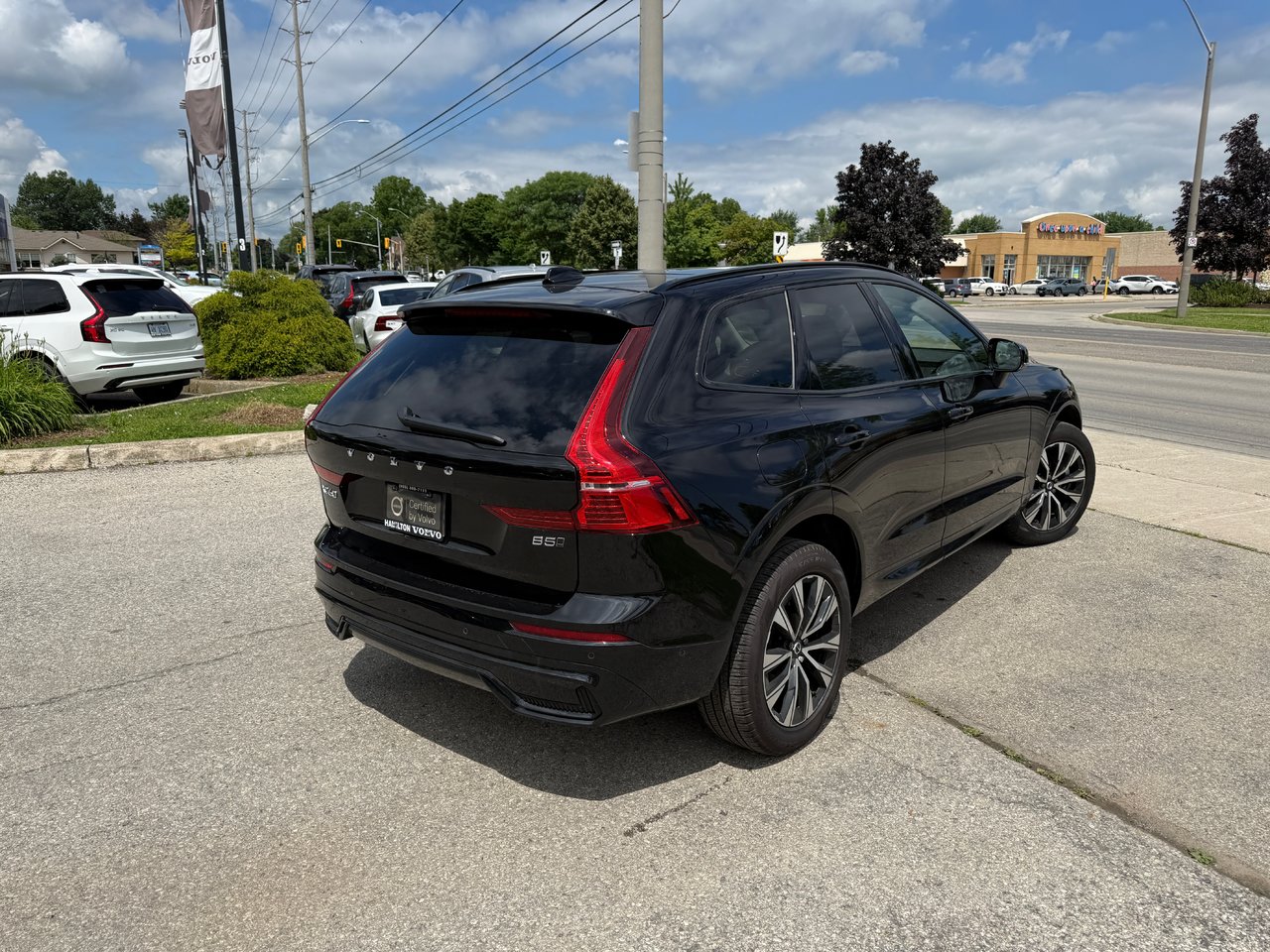 2025 Volvo XC60 Plus Dark Theme-6