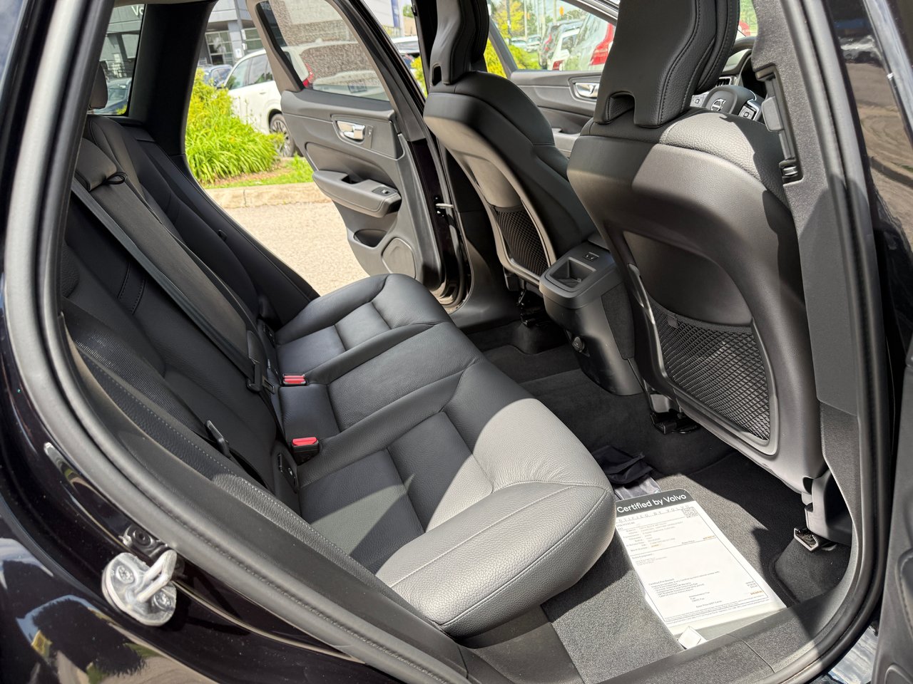 2025 Volvo XC60 Plus Dark Theme-15