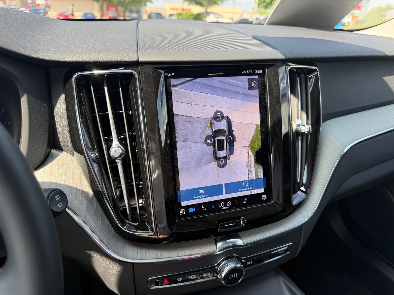 2025 Volvo XC60 Plus Dark Theme-24