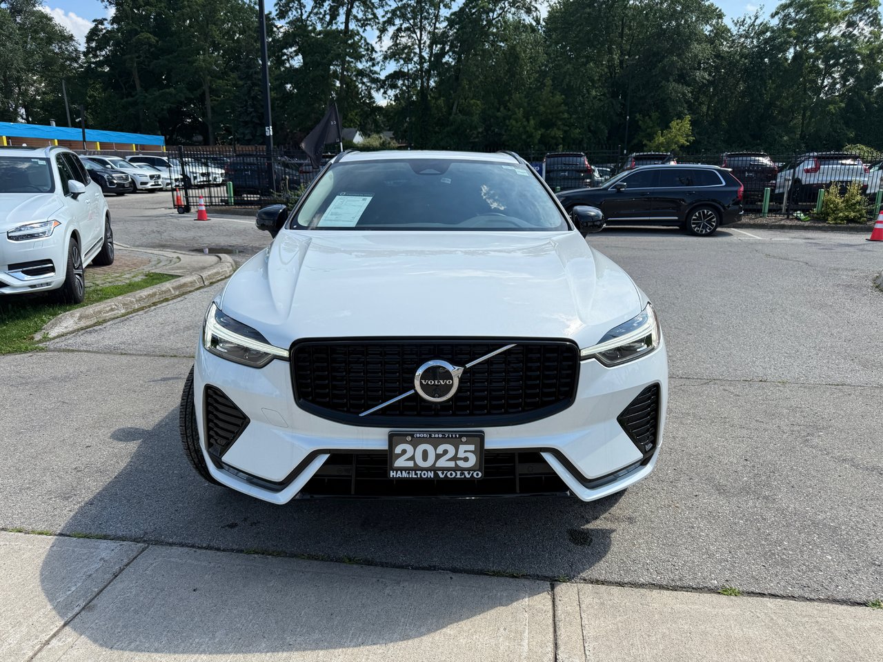 2025 Volvo XC60 Plus Dark Theme-25
