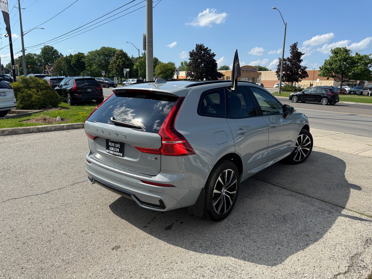 2025 Volvo XC60 Plus Dark Theme-5