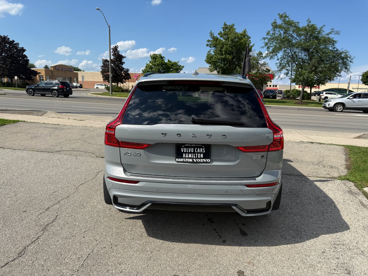 2025 Volvo XC60 Plus Dark Theme-6