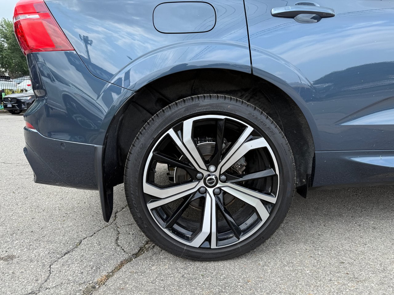 2025 Volvo XC60 Ultra Dark Theme-23