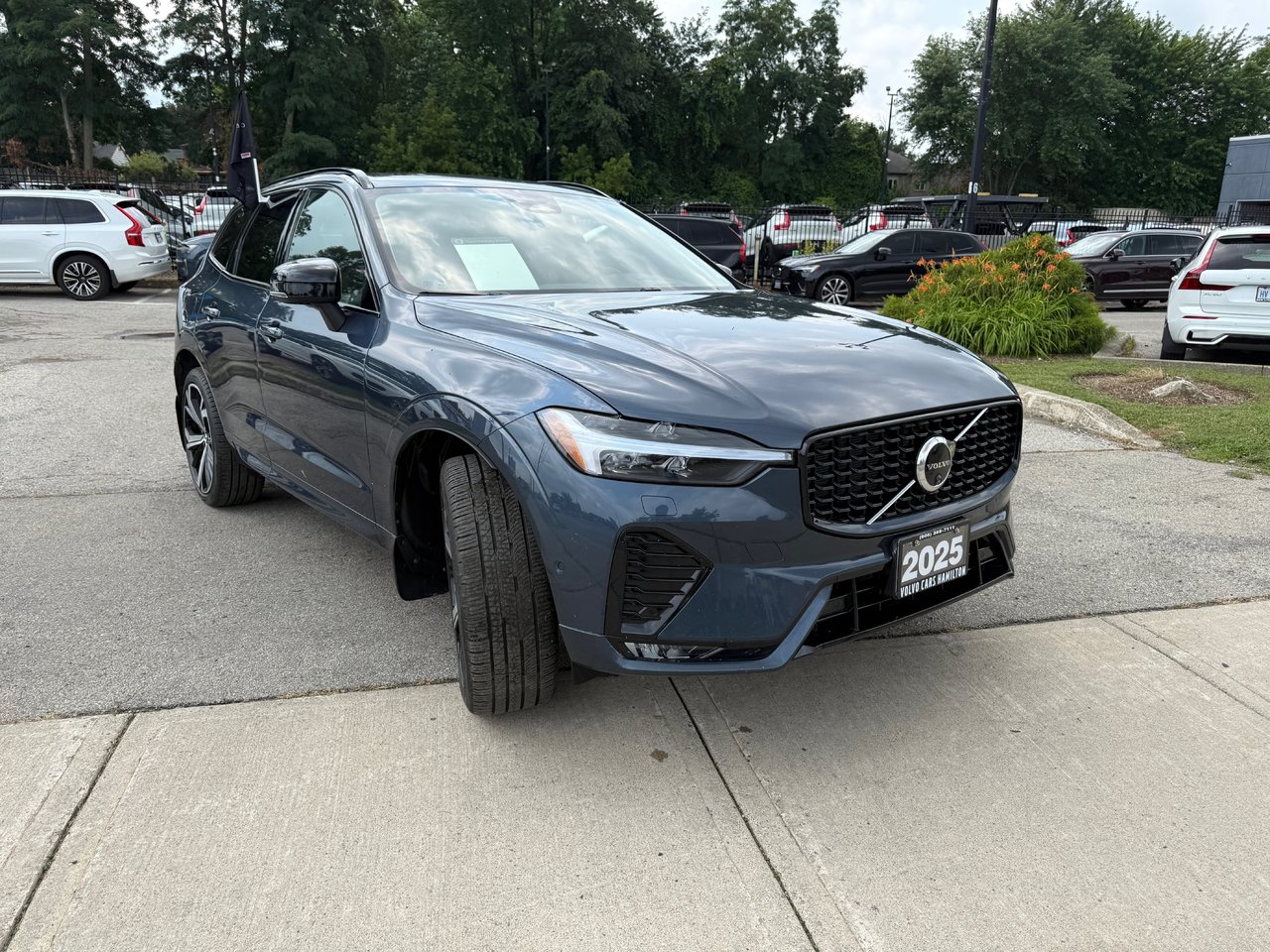 2025 Volvo XC60 Ultra Dark Theme-3