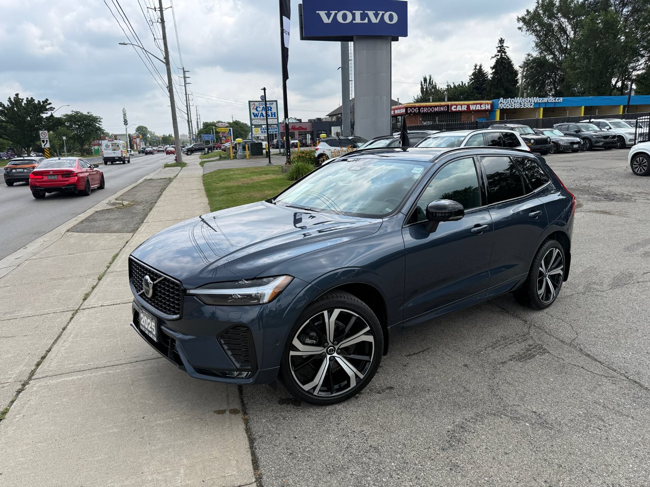2025 Volvo XC60 Ultra Dark Theme-1