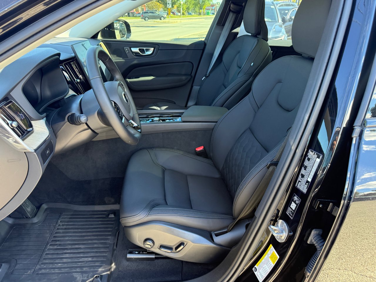 2026 Volvo XC60 Plus Dark Theme-11