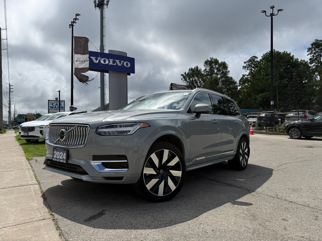 2024 Volvo XC90 Recharge T8 Ultimate Bright Theme 7-Passenger eAWD