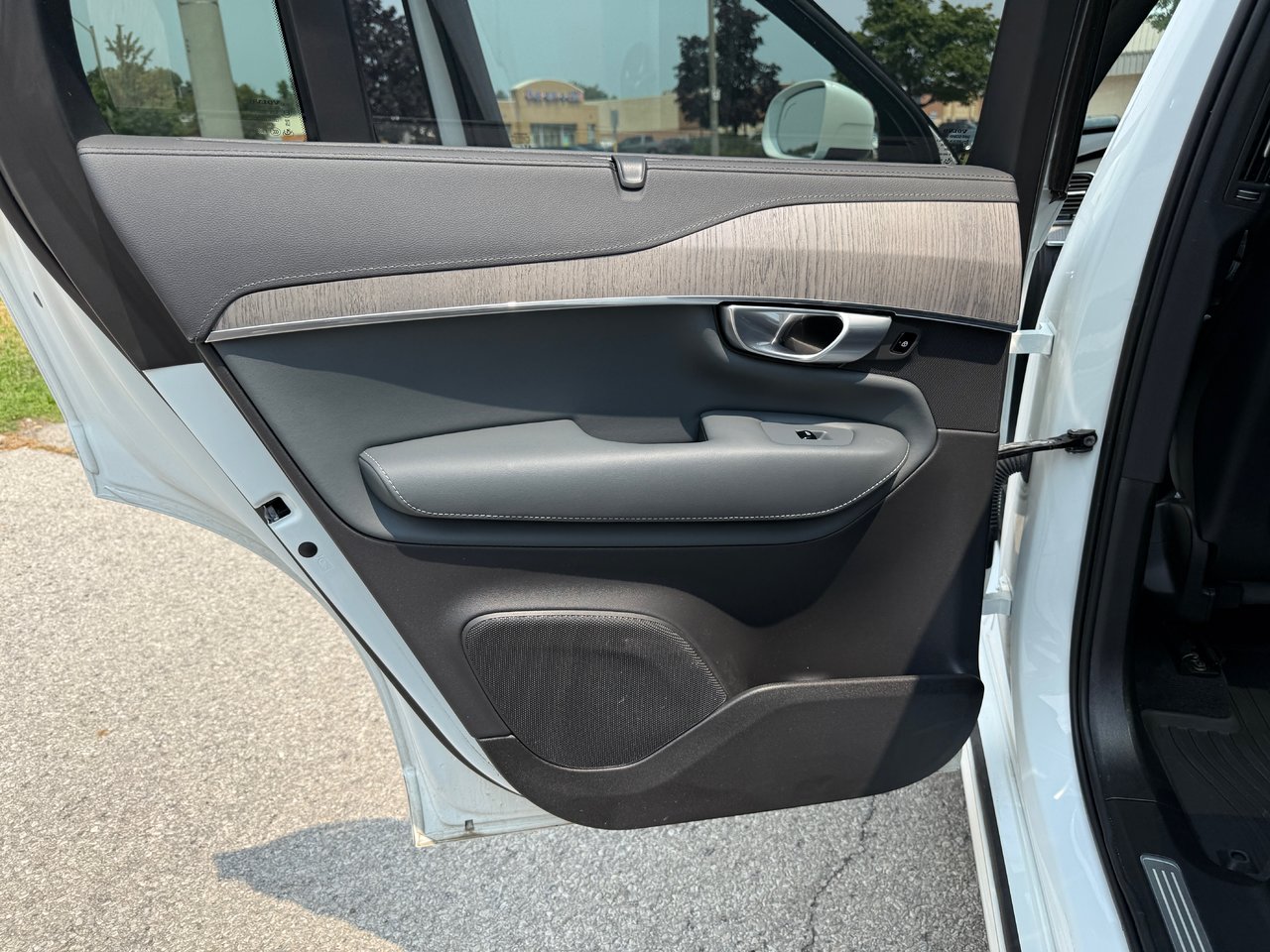 2024 Volvo XC90 Ultimate Bright Theme-21