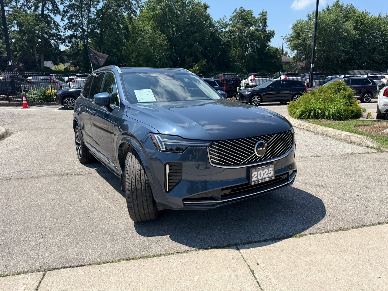 2025 Volvo XC90 Core Bright Theme-1