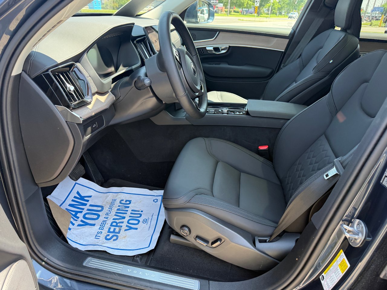 2025 Volvo XC90 Core Bright Theme-8
