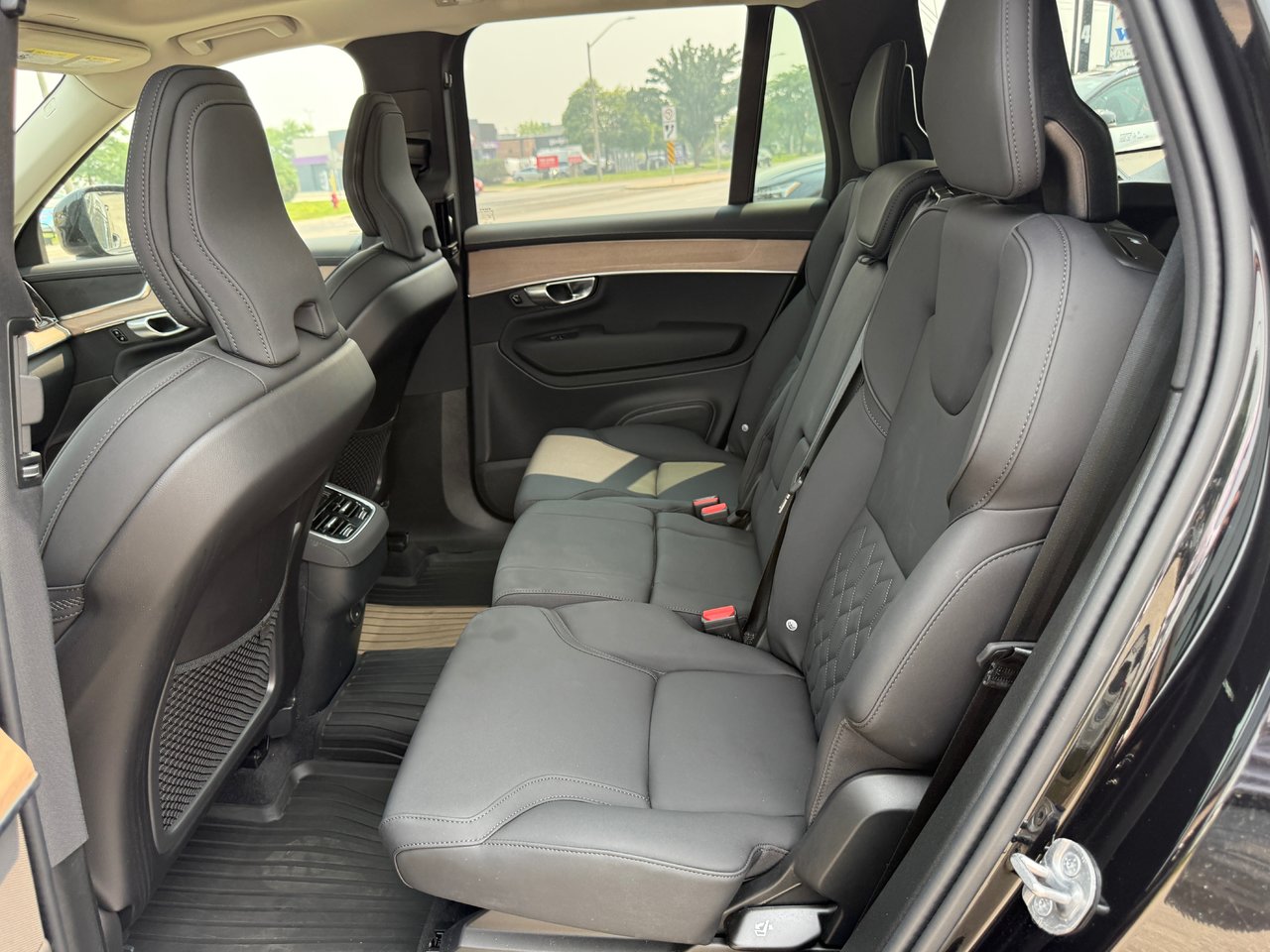 2026 Volvo XC90 Plus Dark Theme-13